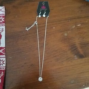 Necklace and earring set